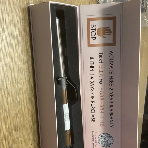 Ella Bella Effortlessly Glam Ceramic Curling Wand - Picture 3 of 6